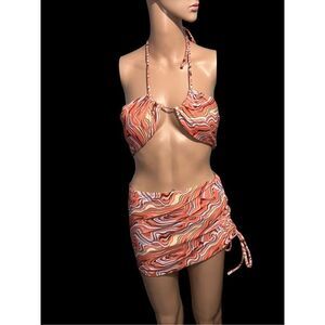 Cute NWOT two piece Swirl Print Ruched skirt And bikini top great condition wear